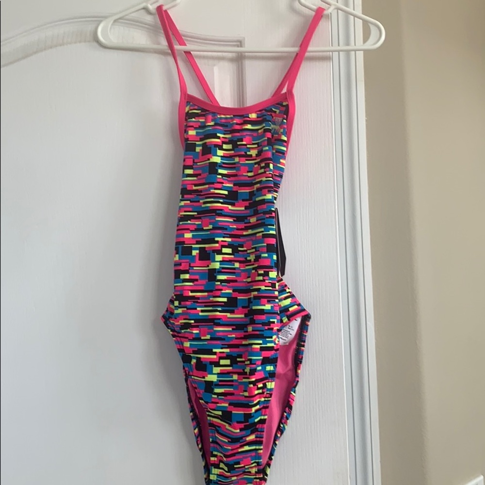 TYR One Piece Swimsuit NWT Size 28